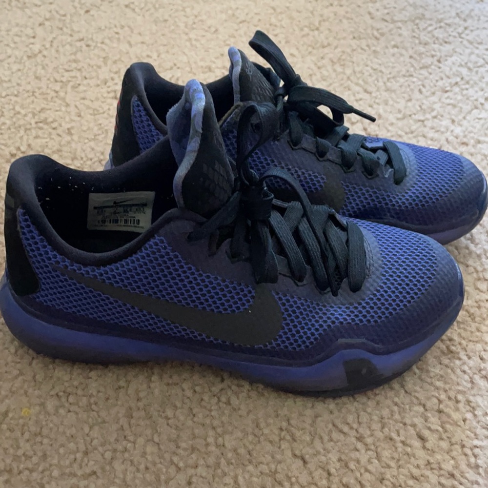 KOBE 10 'BLACKOUT'
